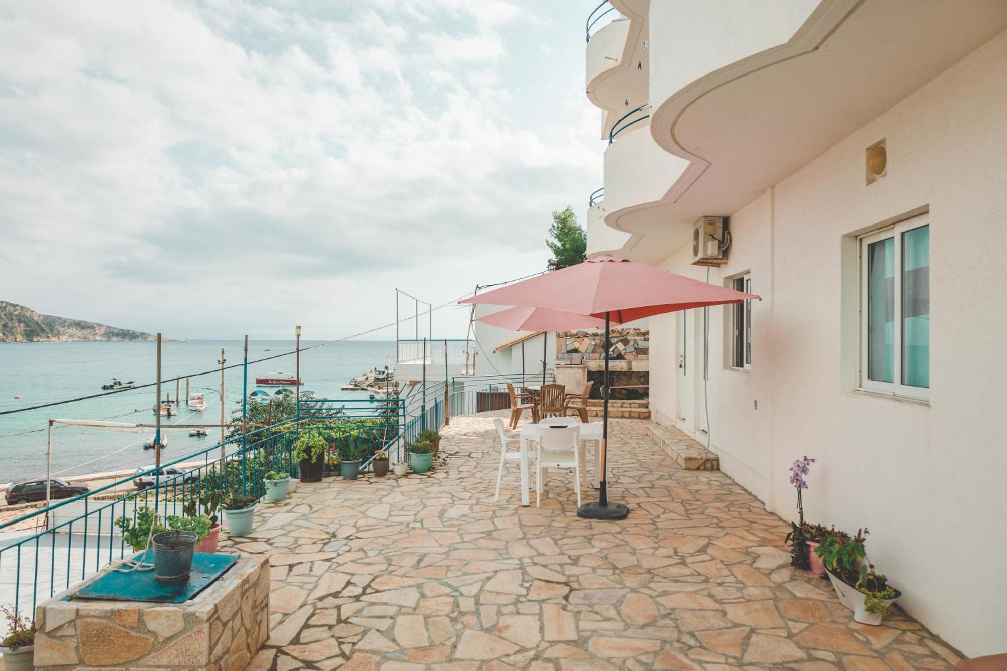 Beachfront Apartment Хімара Екстер'єр фото