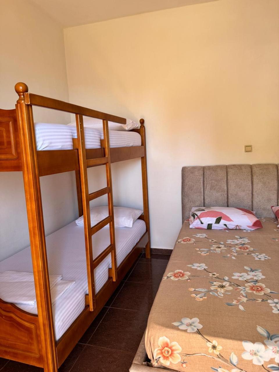 Beachfront Apartment Хімара Екстер'єр фото