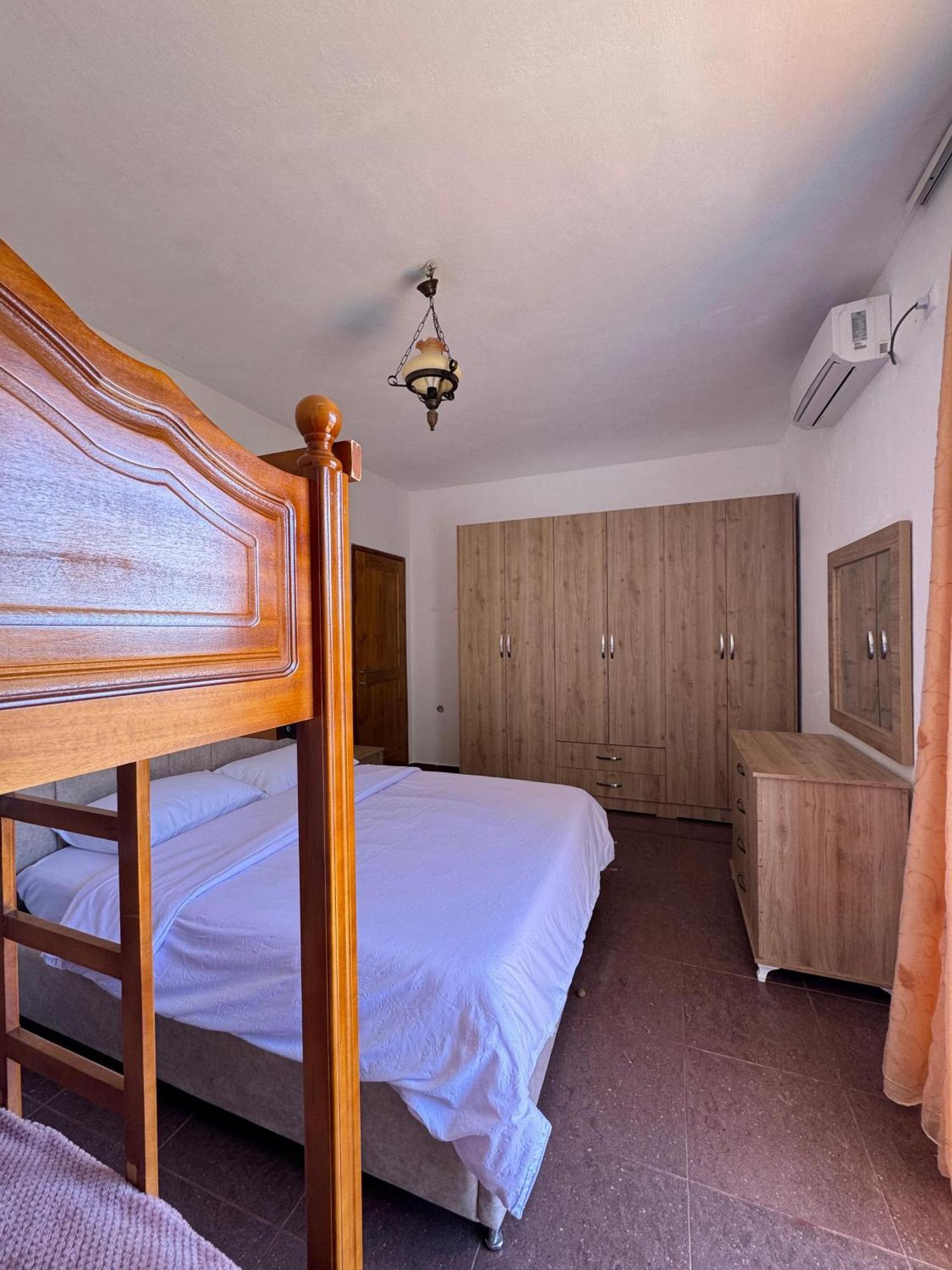 Beachfront Apartment Хімара Екстер'єр фото